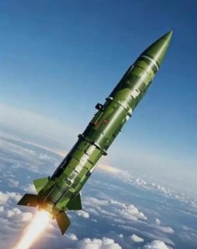 中美要是真打起来，美军会不会不管不顾，全面轰炸中国本土？德国有位资深军事专家说得