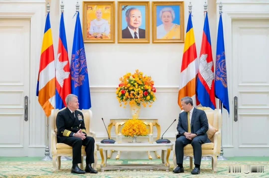 1月26日上午，柬埔寨首相洪玛耐在金边会见美国印太司令部司令塞缪尔·帕帕罗海军上