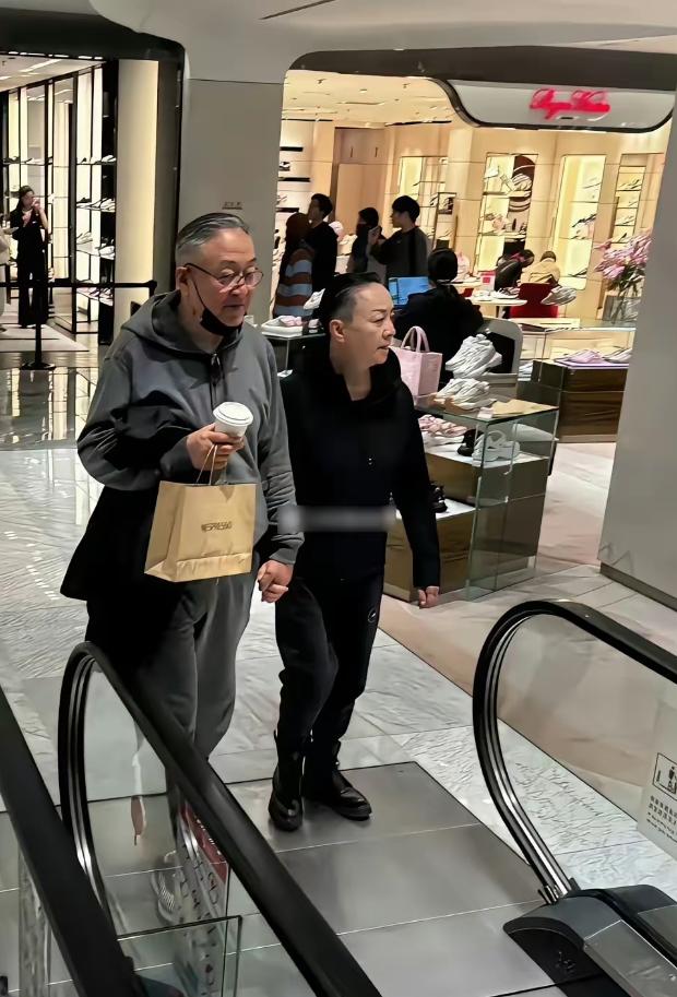 [太阳]宋丹丹说:“当时我特别孤独，苏小明跟张暴默就带我去相亲，当天她们有一个活