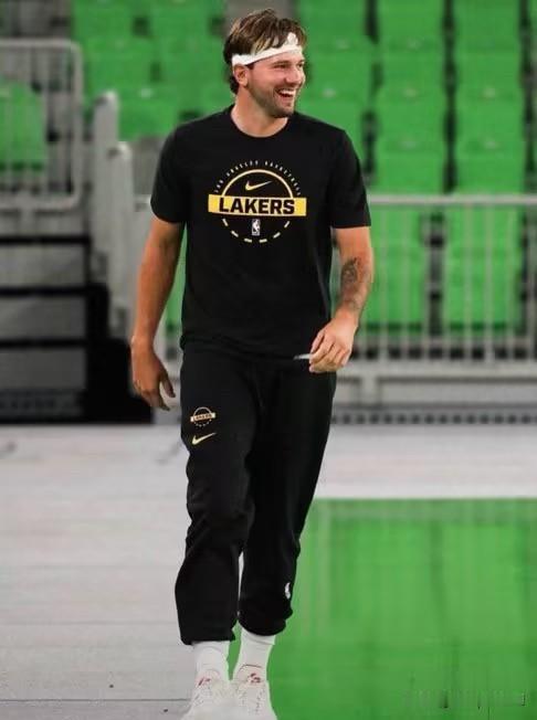 据斯洛文尼亚媒体SportKlub.si报道，东契奇在斯洛文尼亚的休赛长驻之旅即