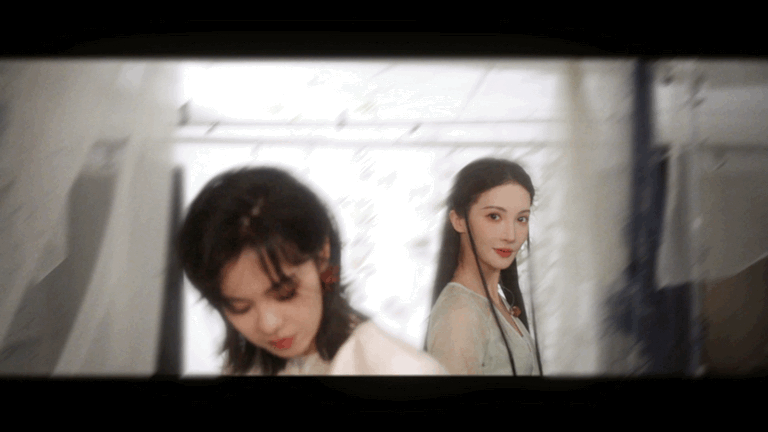 郁可唯金晨青蛇白蛇郁可唯金晨演青蛇白蛇郁可唯的温柔嗓音搭配金晨绝美古典舞，青白蛇
