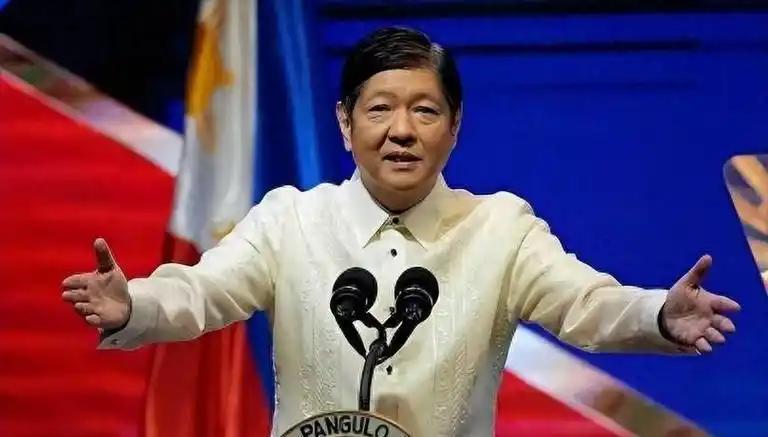 马尼拉几乎找遍了能求助的国家，菲律宾石油储备仅剩 54 天，多方求援无果后，最后