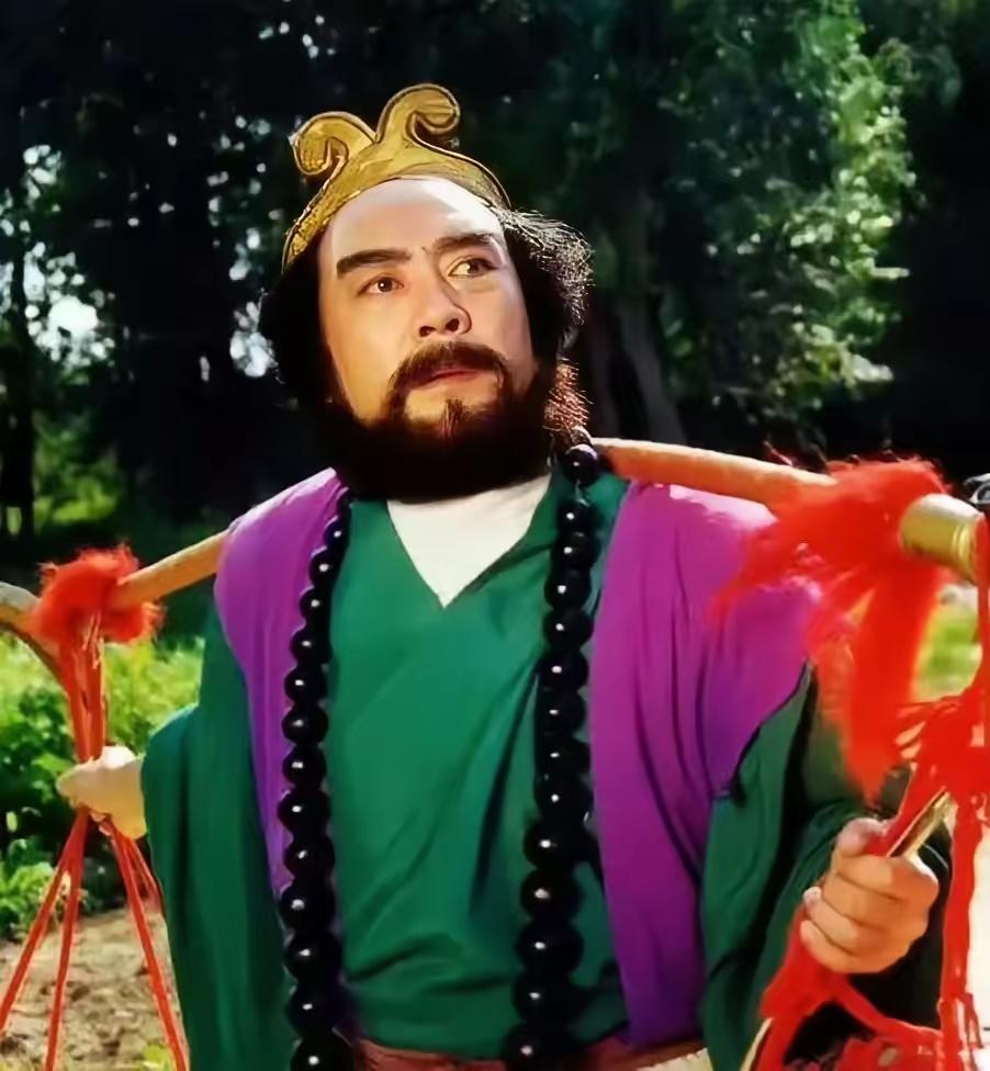 挑担人西行去，经典永留人间
 
那个总说“大师兄，师父被妖怪抓走了”的沙师弟，终
