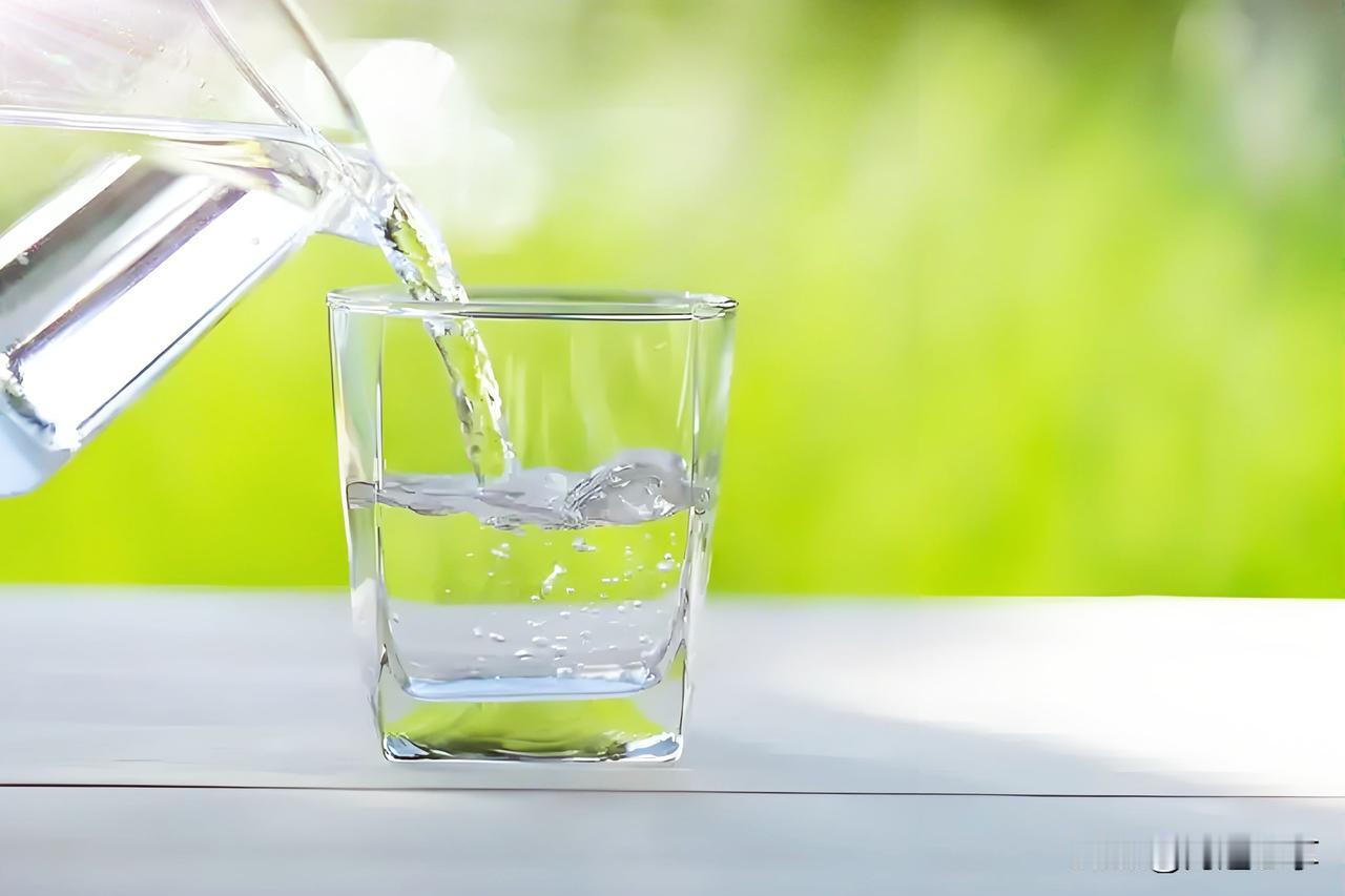 生活本无定式，所谓的甜与苦，往往藏在我们看它的眼神里。你对世界多一分温柔，世界便