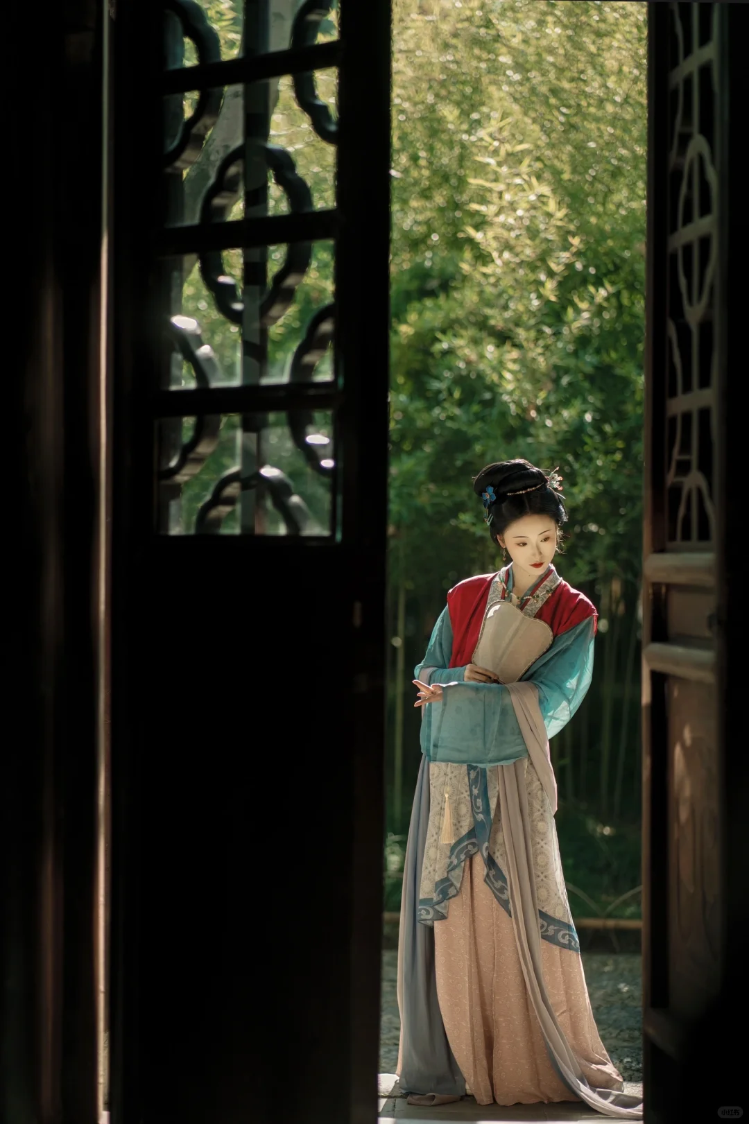 花窗、翠竹、伊人/宋仕女