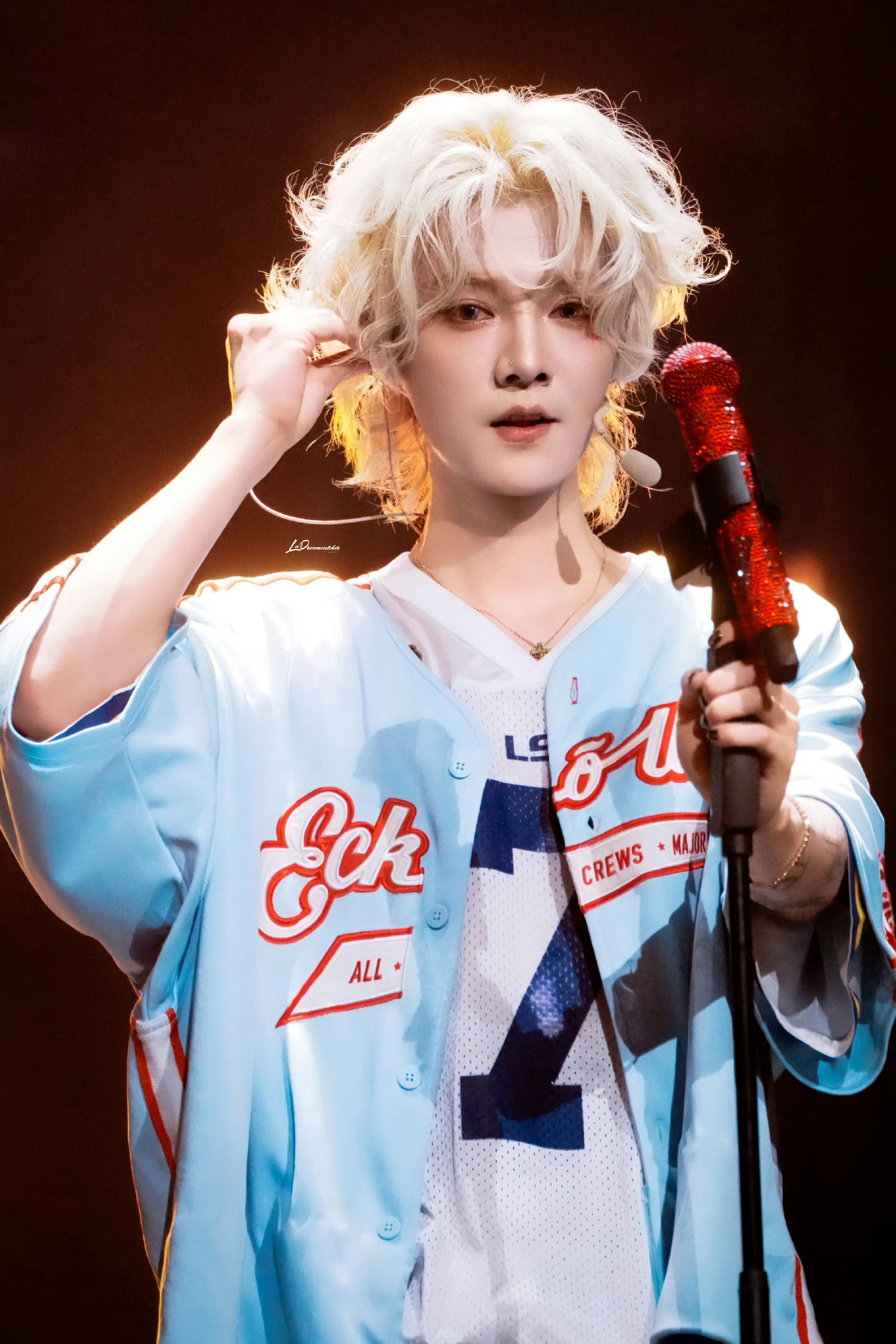 鹿晗gapday音乐节 🦌鹿晗时差打call挑战 希望今天世界能多些慷慨 不用