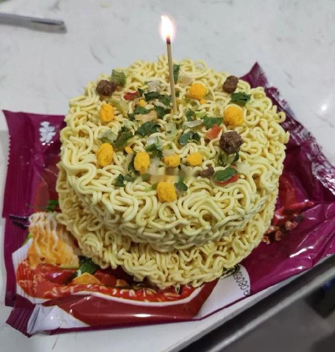 4S店能提供饮料的已经寥寥无几了~~~4S店还有食堂的也实属罕见！！！海阔试车超