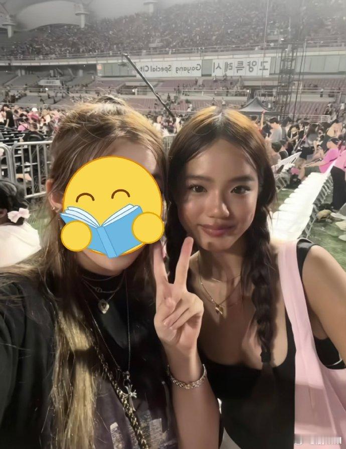 钟丽缇17岁女儿近照钟丽缇17岁女儿近照，变大美女啦！BLACKPINK演唱会偶