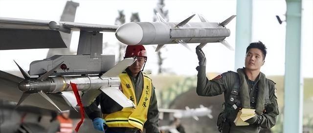 对台军售加码，美国踩到危险“红线”，大陆立马重拳出击

针对美国宣布的111亿美