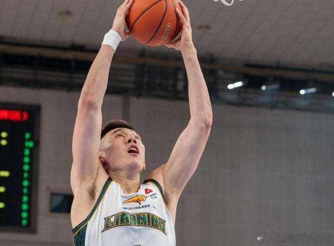 朱松玮三分准绝杀 付豪空砍33分 CBA常规赛，北控81-77战胜辽宁队，结束四