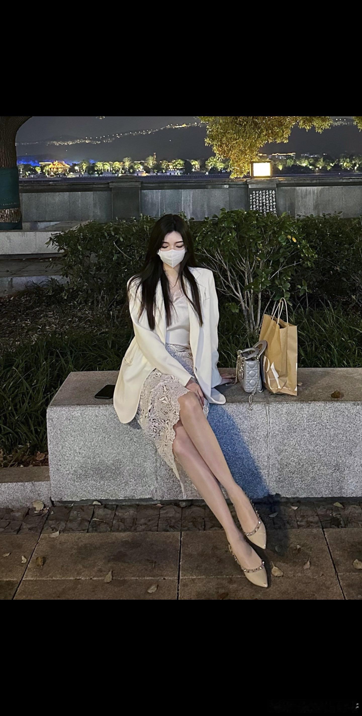 江边夜色 ​​​