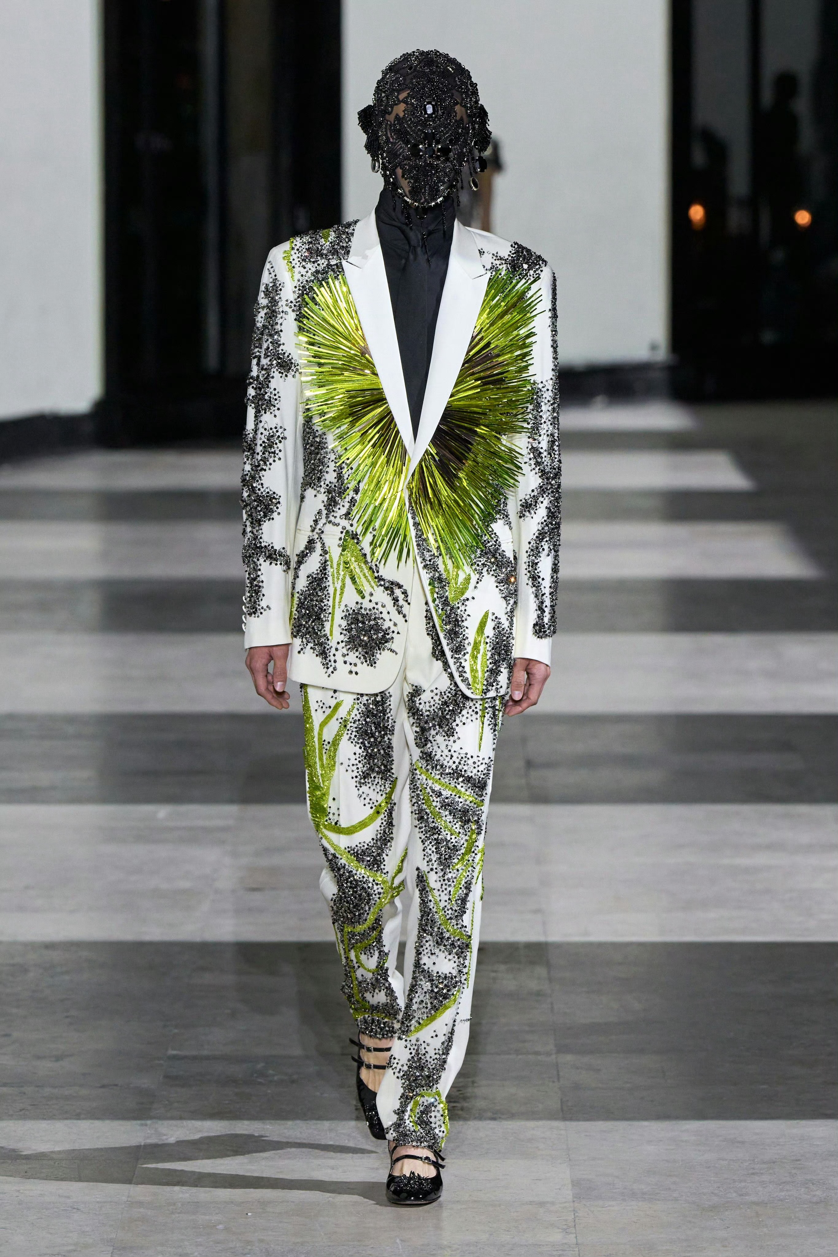 刘宇｜微博之夜 来自刘宇今日微博之夜的造型预告！即将带来一周前刚在巴黎发布的Ge