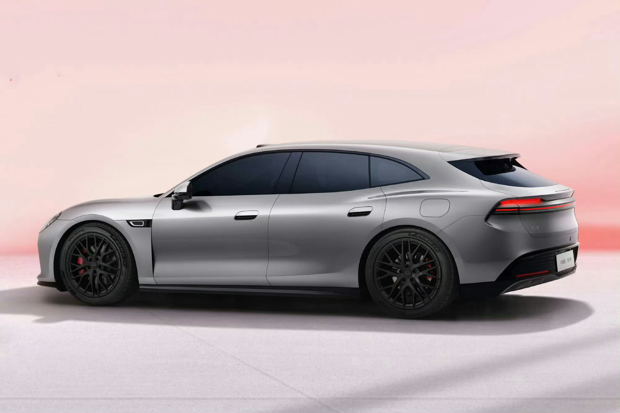 启境GT7好帅，配置更是全面，最新896线激光雷达、鸿蒙座舱等，好想跟黄景瑜做车