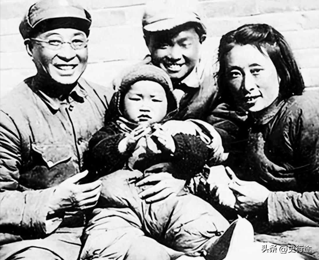 陈赓、陈锡联、谭政是亲戚。陈赓把前妻的妹妹介绍给打仗很厉害的陈锡联，二人是连襟。