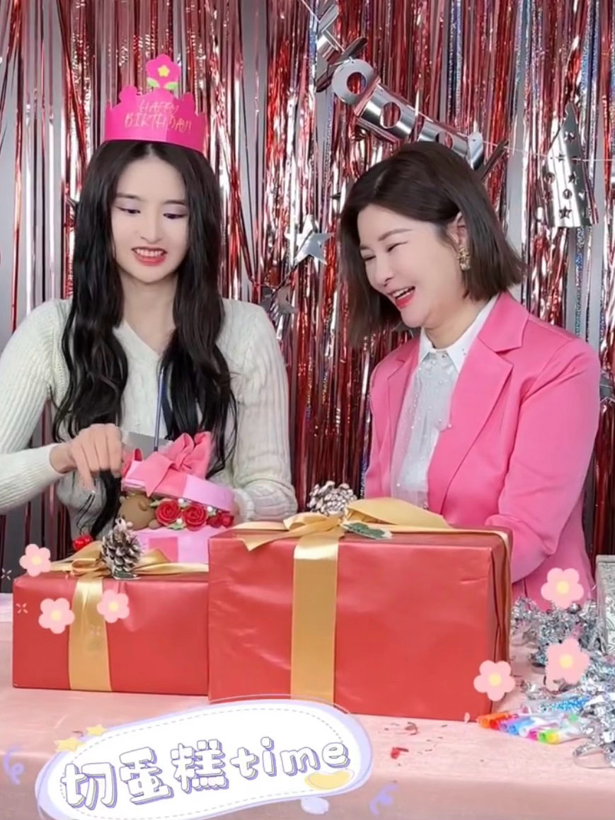 金子涵疑似新关注了杜华金子涵 杜华爱豆这个职业绝对不是简单职业，大部分爱豆进公司