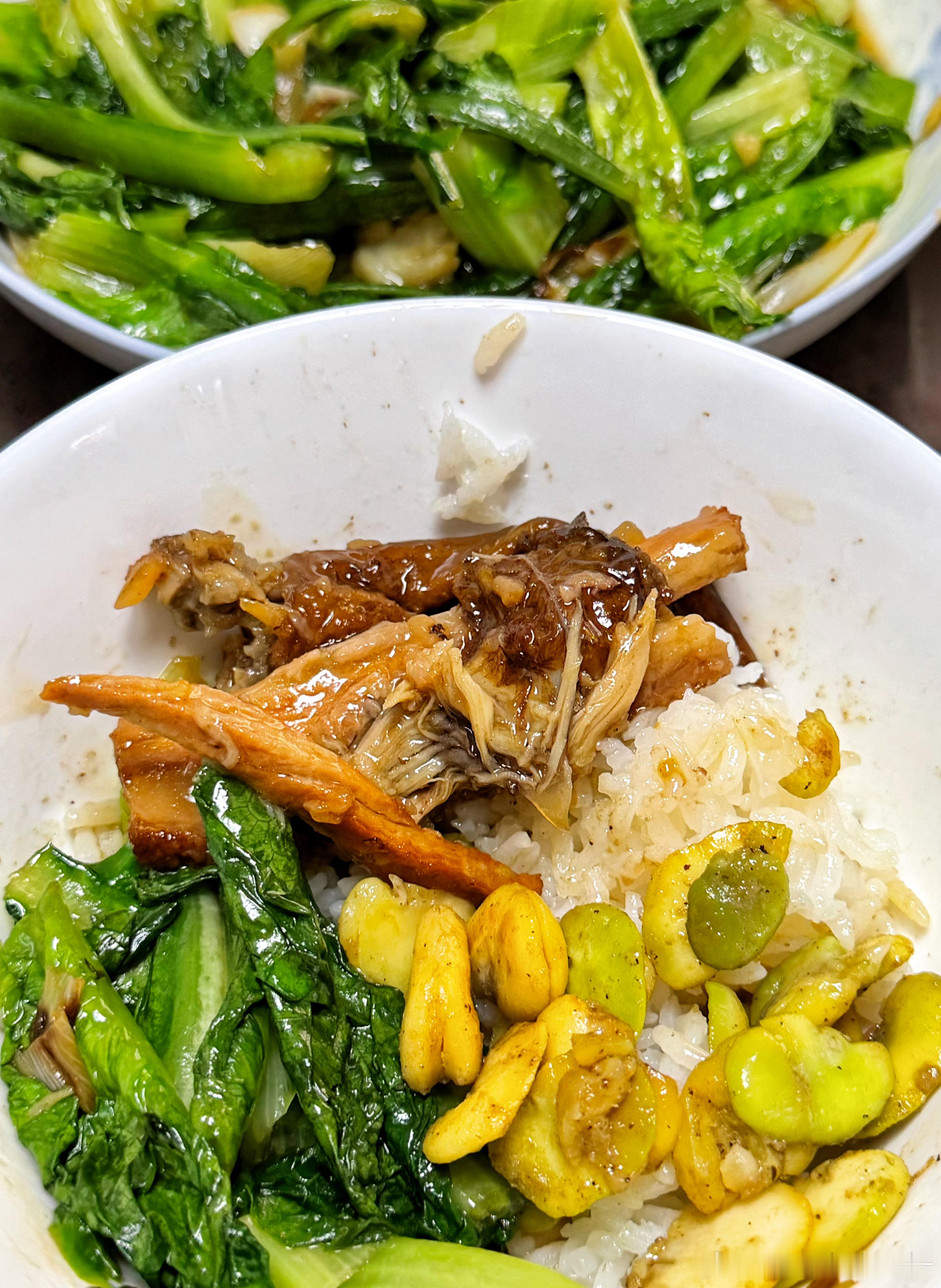 我妈做饭，你就吃吧，再瘦都给你喂胖。 