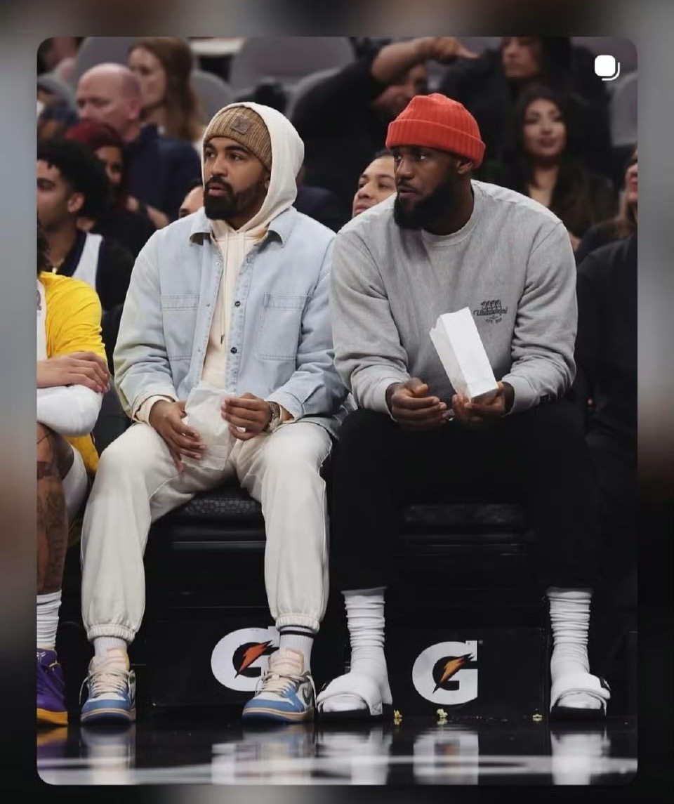 湖人出发前往鹈鹕 马刺的客场之旅，文森特出战成疑了，八村、里夫斯、阿杜继续缺阵！