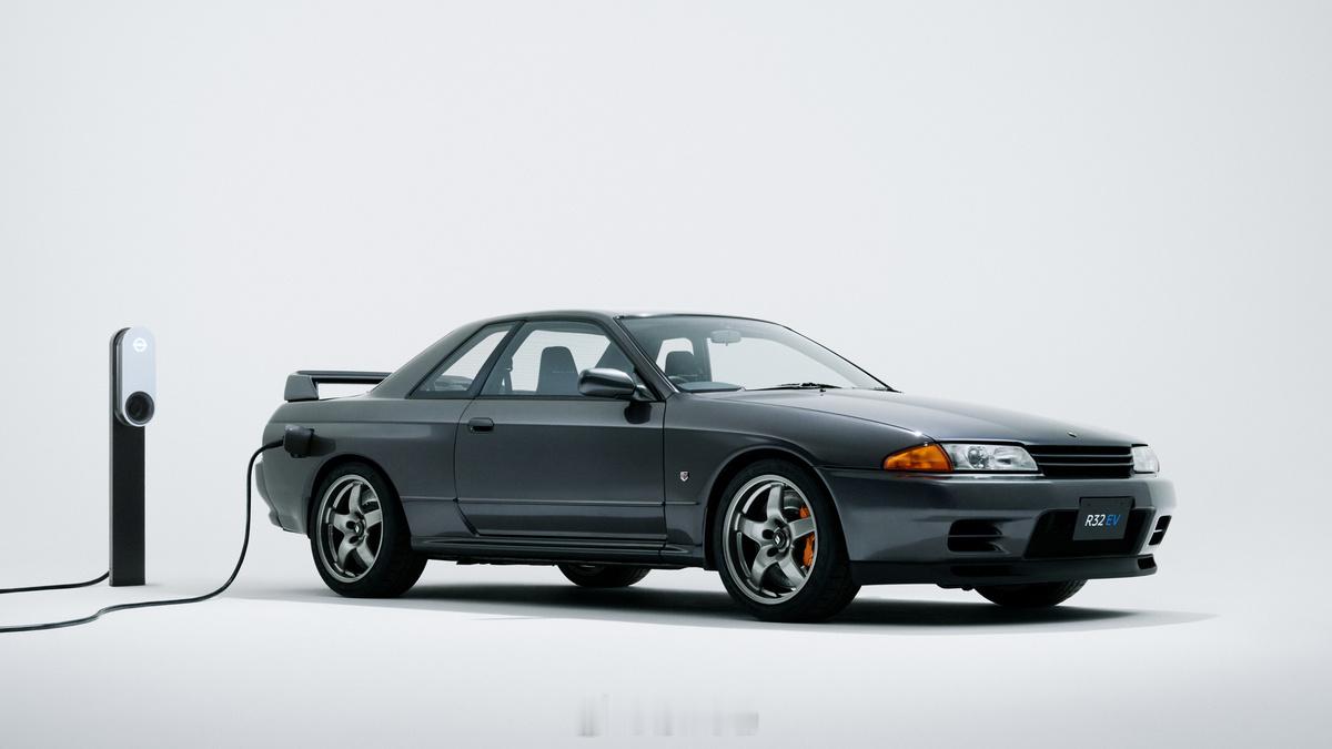 日产R32EV预告：将出展2025东京改装展。基于GT-R R32打造，纯电动。