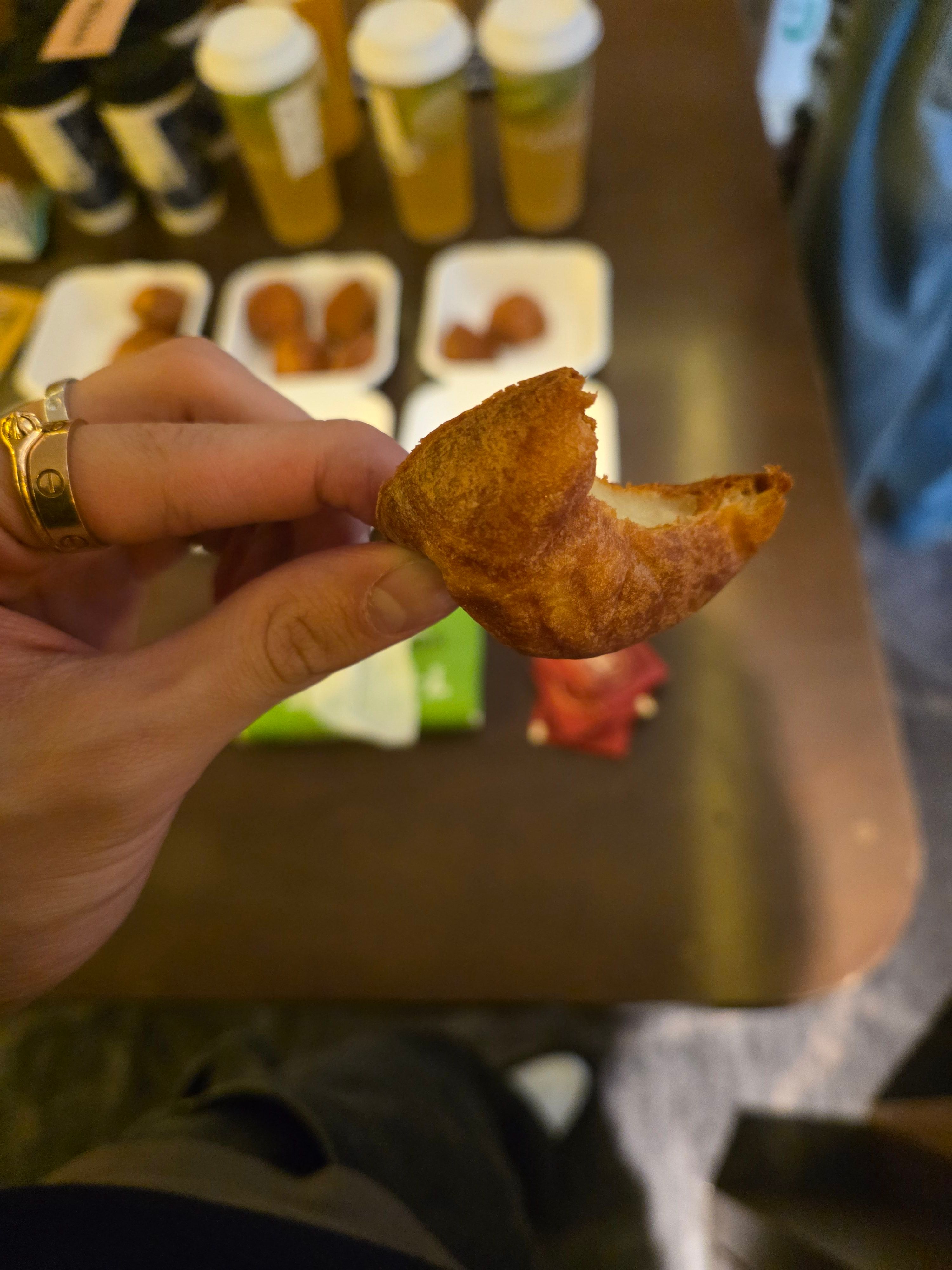 黄油年糕霸王茶姬魔芋爽旺旺百草味乐事茶颜悦色小零食都整上了 