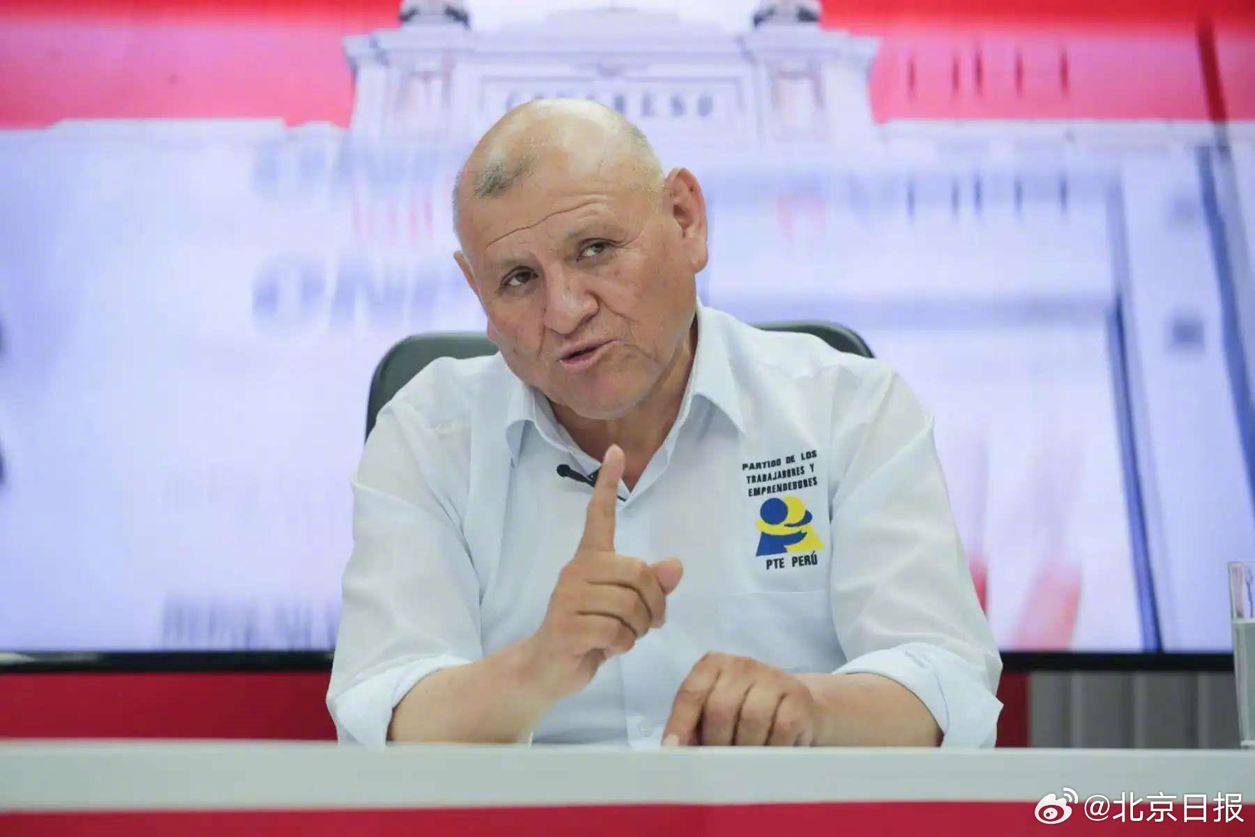 【新华社：#秘鲁一总统候选人因交通事故丧生#】#秘鲁一总统候选人遇车祸身亡#据新