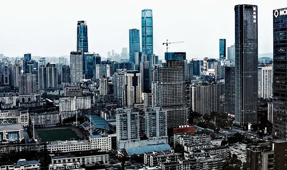 #秋日生活打卡季#看看长沙的城市建设实力有多强，发现长沙高层建筑越来越多了，随着