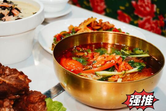 冬天必须翻牌的👉 铁锅炖