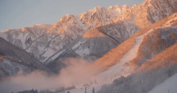 “30岁以后，我去有雪山的地方打工”