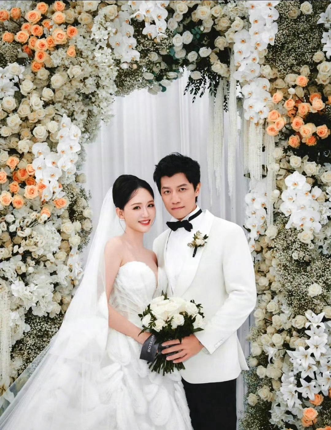 陈乔恩有一次聊到婚姻观，

说得特别戳心。

她强调，女生一定要先实现经济独立，