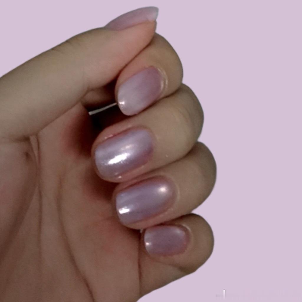 💅🏻34199【自己做的】白色拍拍打底+一层很薄的紫色猫眼+珍珠粉，好灵好喜