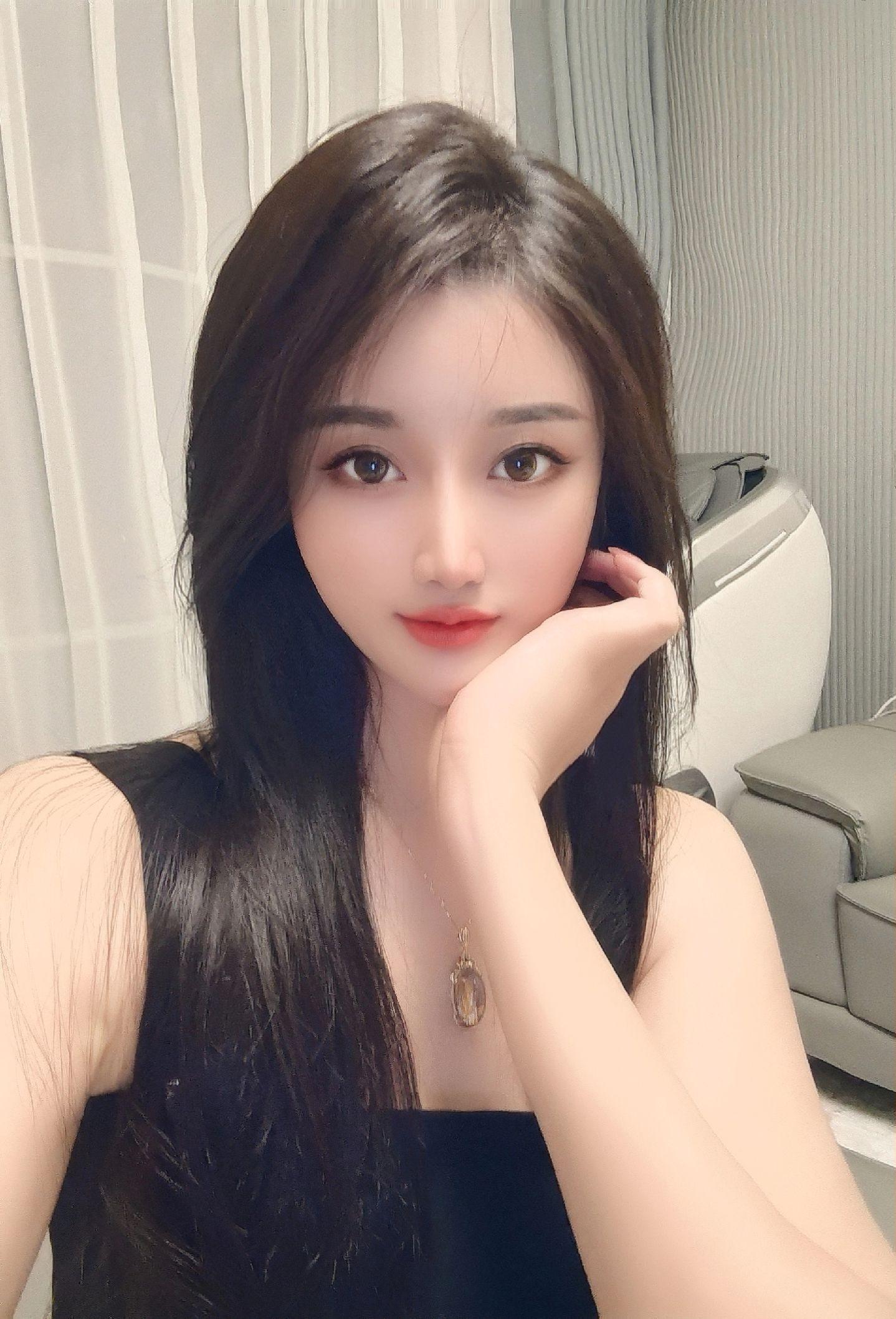 20岁的热烈随性 30岁的成熟清醒 40岁的从容智慧 不同的年龄 不同...