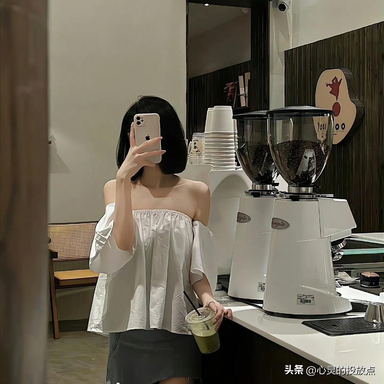 拿捏男人，其实很简单：

第1:别把全部精力都投入在他的身上，别把全部的爱都给他