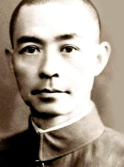 1938年，张自忠麾下一名士兵玷污了16岁的少女，他当即下令全体官兵脱裤验身，不