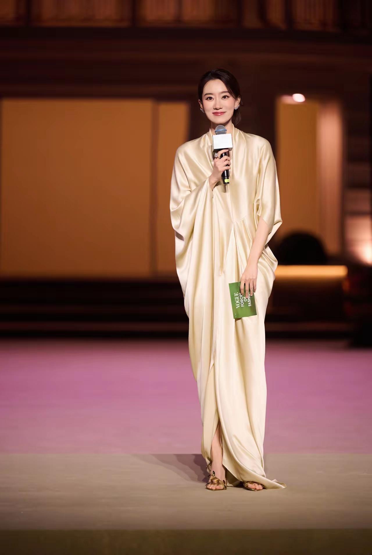 张小斐这裙子好减分