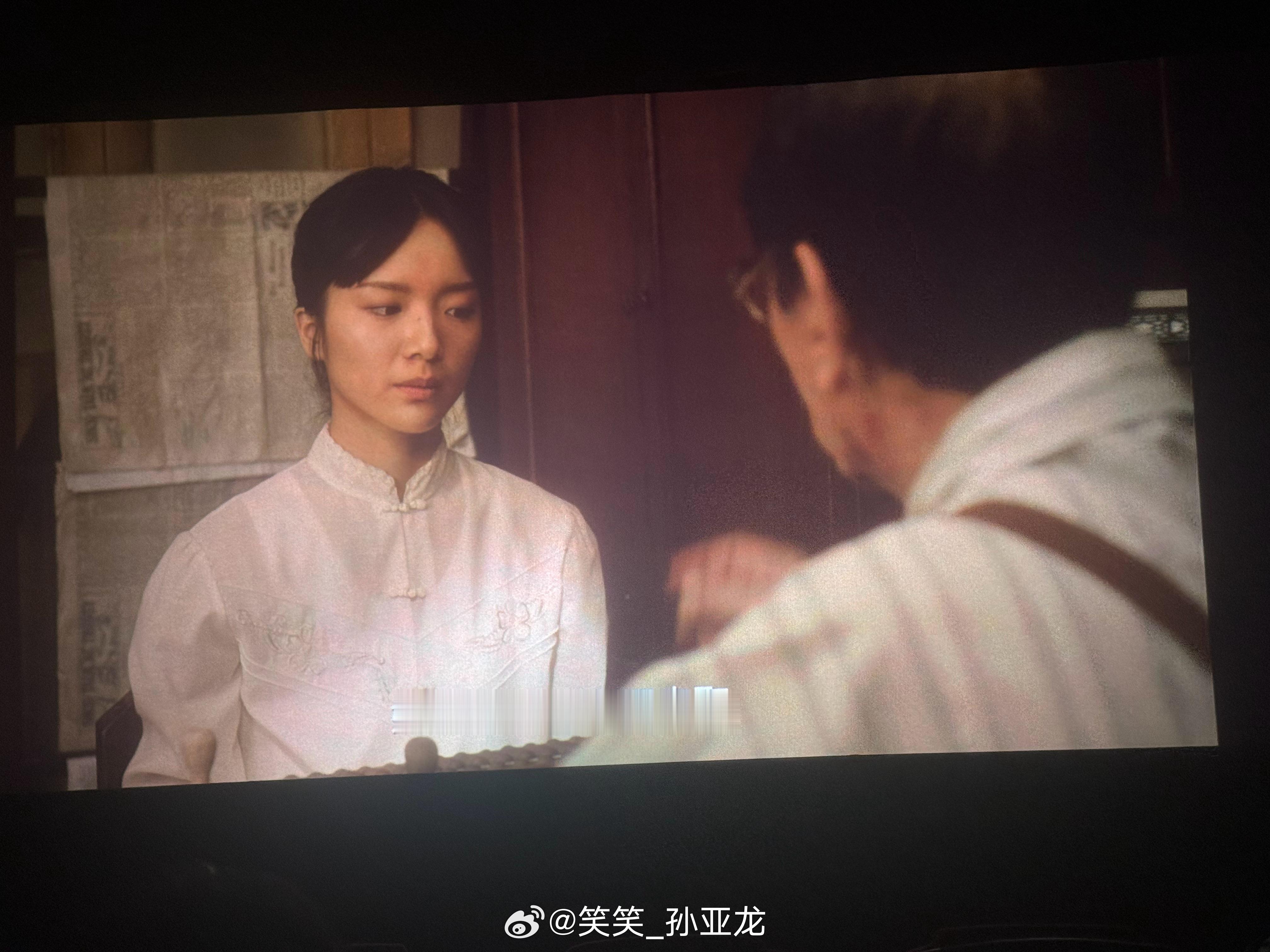送给阿嬷的情书，一个好故事讲完了，不刻意煽情，演员都不认识，起伏也一般。没有大场