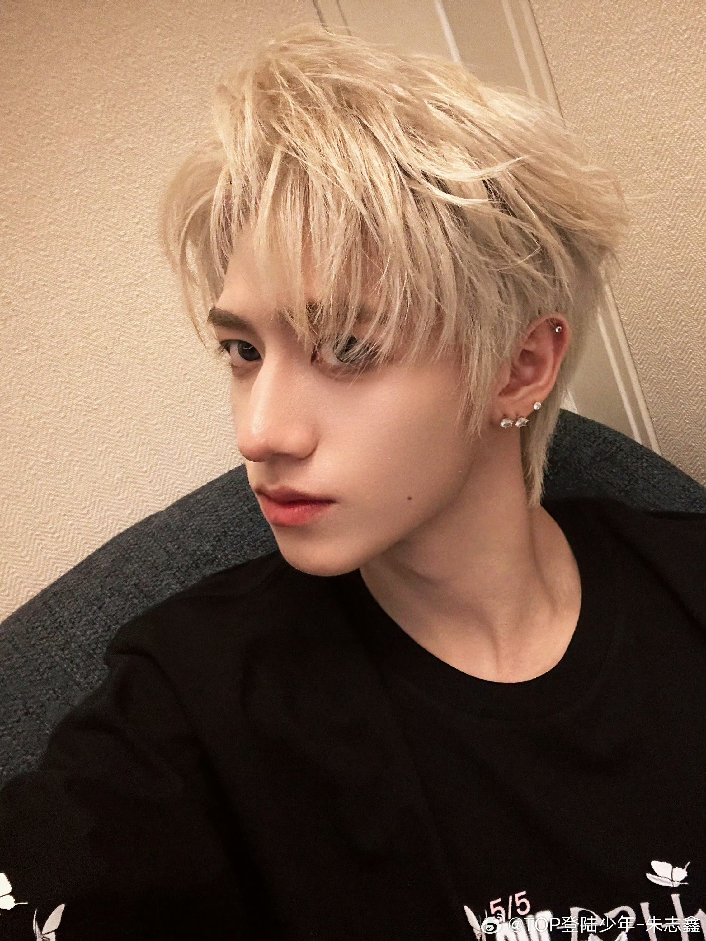 2000如果自己不想积极认真的生活，不管得到什么样的回答都没有用。——东野圭吾《