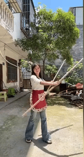 1 天呐！厉害了我的姐！换我来，能把自己打晕，信不？[震惊]
2 没有身高优势，