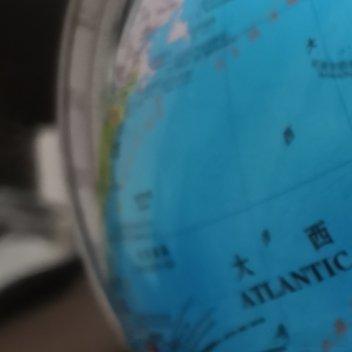 难得这个时候忙完，亲子时间到了跟娃一起学习经纬度，基本能找到准确的坐标了 