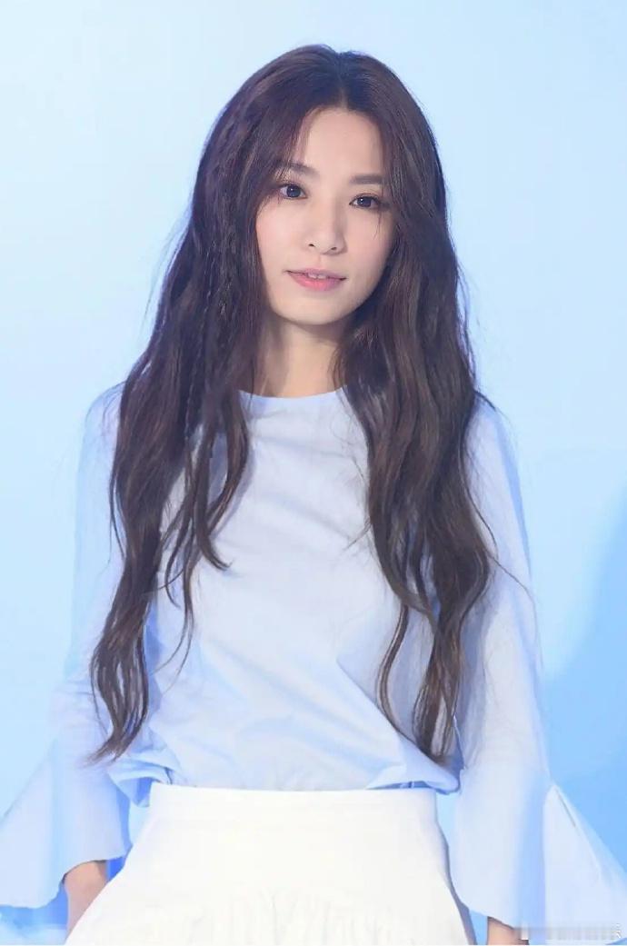 田馥甄回应与周杰伦绯闻 据台媒，今日出席活动，被问到和周杰伦的陈年绯闻日前被网友