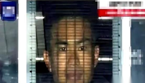 那个闯我们大使馆的日本军官，最狠的不是他翻墙，也不是他买刀。
 
先把这事的来龙