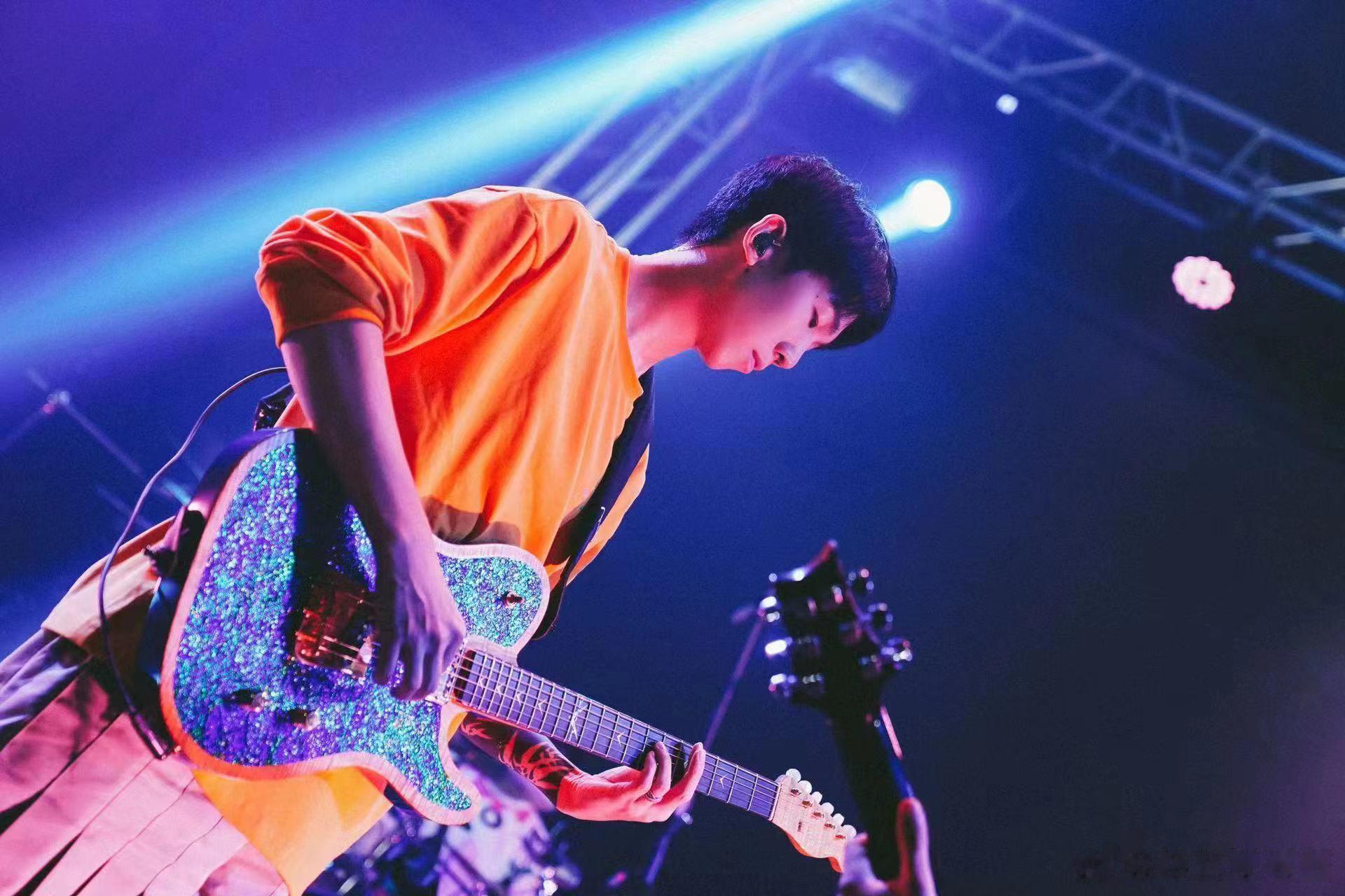 #现在就出发阵容官宣#   我不允许还有谁不知道，《现在就出发》阵容官宣了，我可