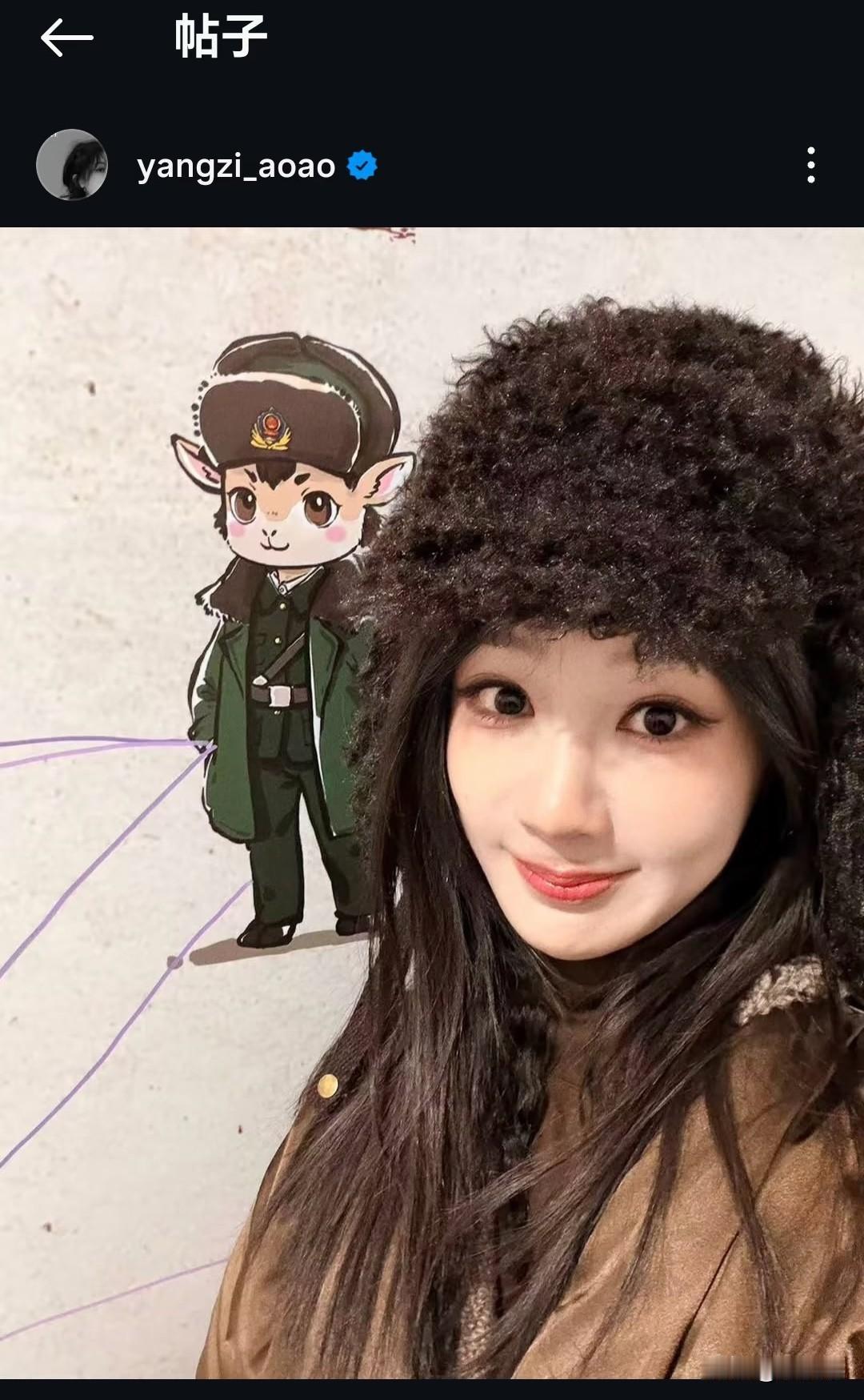 金鹰奖揭晓了，
最佳女主果然是宋佳。
杨紫坐在台下，一袭白衣安静鼓掌。她今年刚拿