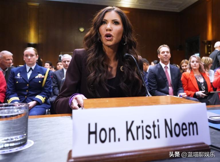 特朗普解雇国土安全部部长克里斯蒂·诺姆，并提名参议员马克韦恩·穆林担任这一职位。