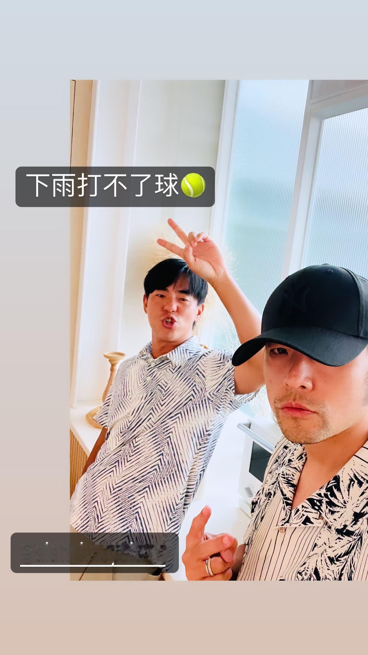 #周杰伦[超话]# 杰伦：下雨打不了球🎾 ​​​