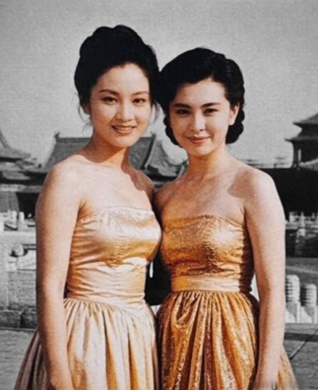 #王祖贤瞿颖同框#，这张老照满满的回忆✨