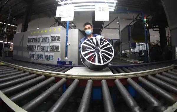 工业经济回暖信号清晰，前五月营收数据释放积极信号
 
实体经济的冷暖，从来都藏在