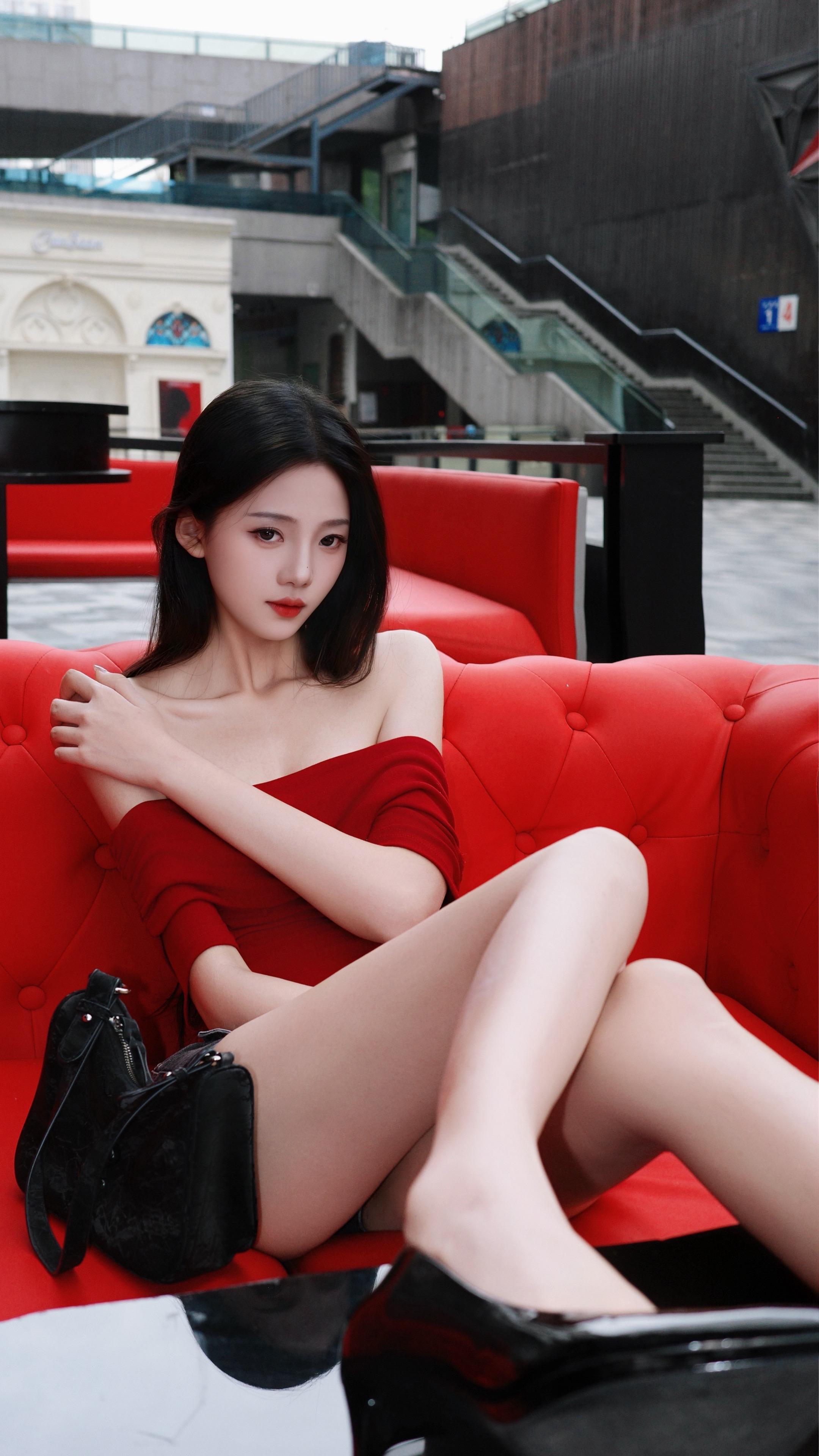 你那软绵绵的照片就别配硬曲了呗