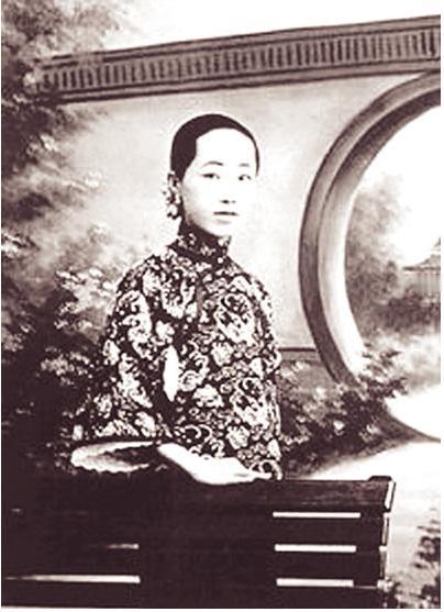 1903年，30岁梁启超和17岁王桂荃行房，两人大汗淋漓，次日梁启超却说：“我提