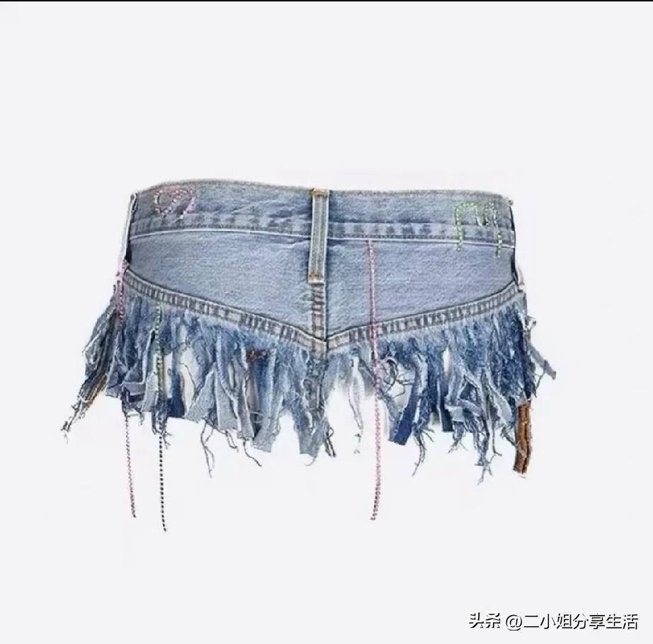 巴黎世家一分裤，售价3.62万看不懂巴黎世家这条一分裤，剪得破破烂烂，卖3.62