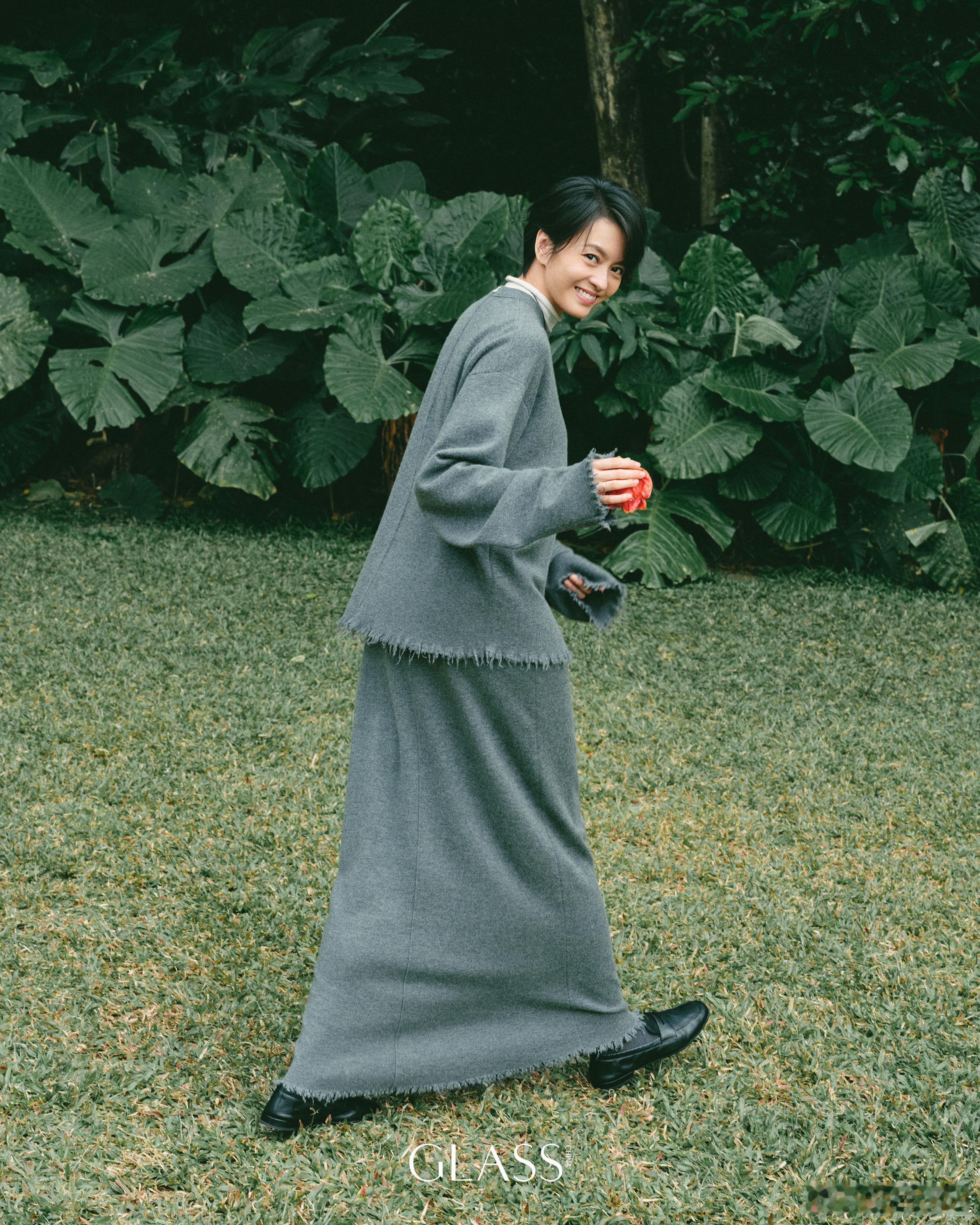 梁咏琪GLASS十二月刊封面听梁咏琪的30年梁咏琪入行30年风采依旧！从《短发》