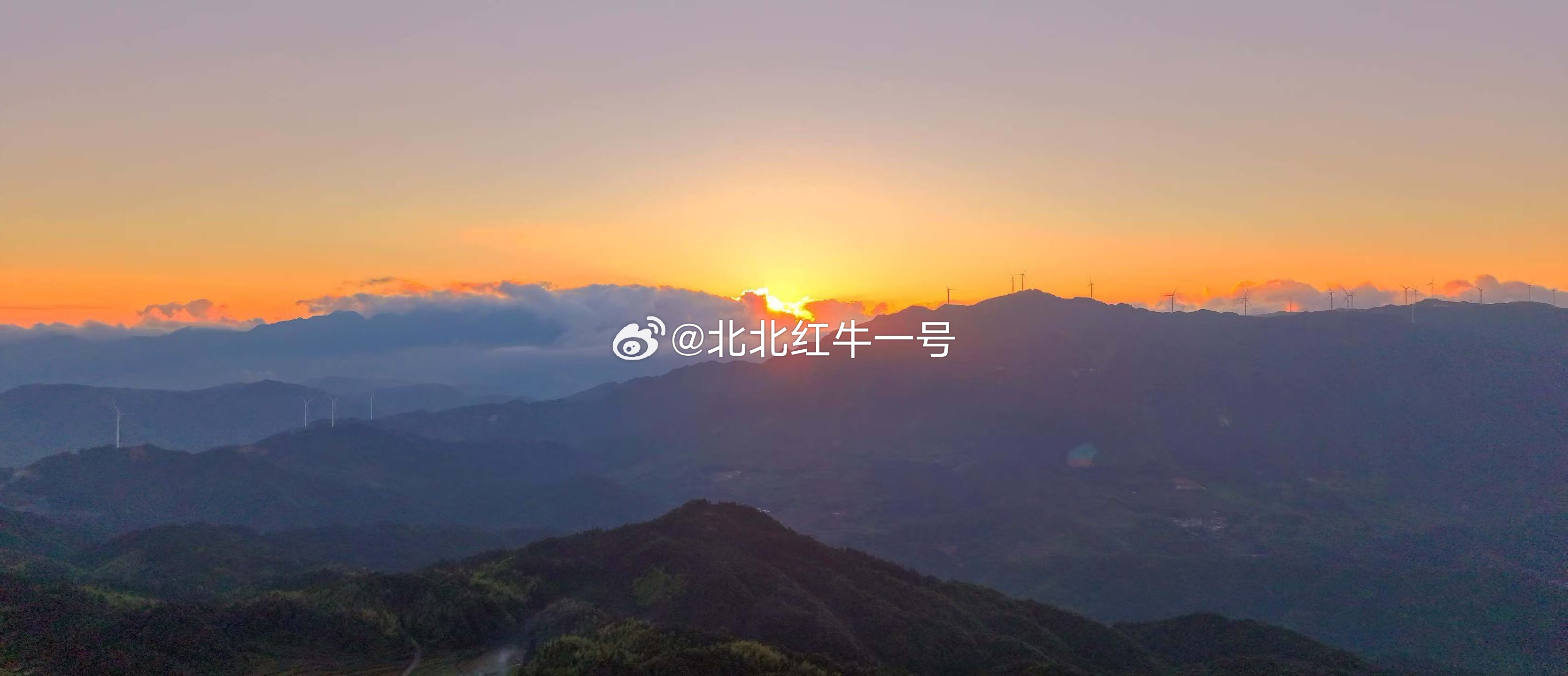 本周资金净流入前30榜第1名，N惠科，净流入 42.60亿；第2名，C臻宝，净流
